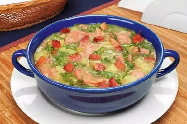 Caldo Verde com linguiça